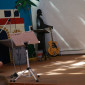 Die Kulissen vom Musikal halten die Instrumente